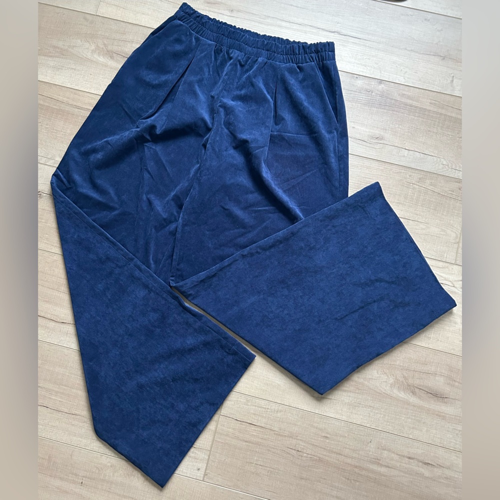 Halogen Wide Leg Corduroy Pants With Side Pockets in Classic Navy NWT - Picture 2 of 6